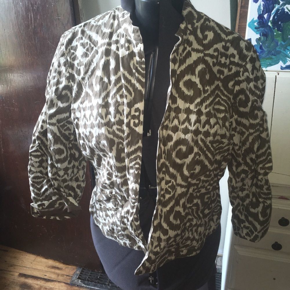 Chico’s short Moroccan print blazer